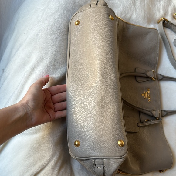 Prada Vitello Daino Side Zip Convertible Tote - Picture 5 of 16